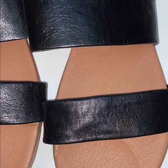 STEVE MADDEN BLACK DUAL FLAT SANDAL - Picture 5 of 7